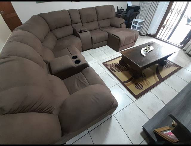 3 BEDROOM TOWNHOUSE FOR SALE IN WATERVAL EAST